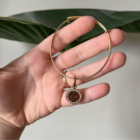 So Pretty Cara Cotter Hope Gold Bracelet - Picture 1 of 4